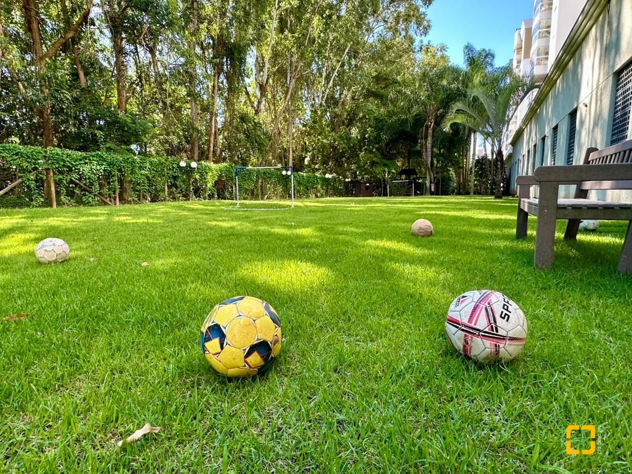 Apartamento com 89m², 4 quartos (sendo 1 suíte), 2 garagens, no bairro Itacorubi em Florianópolis