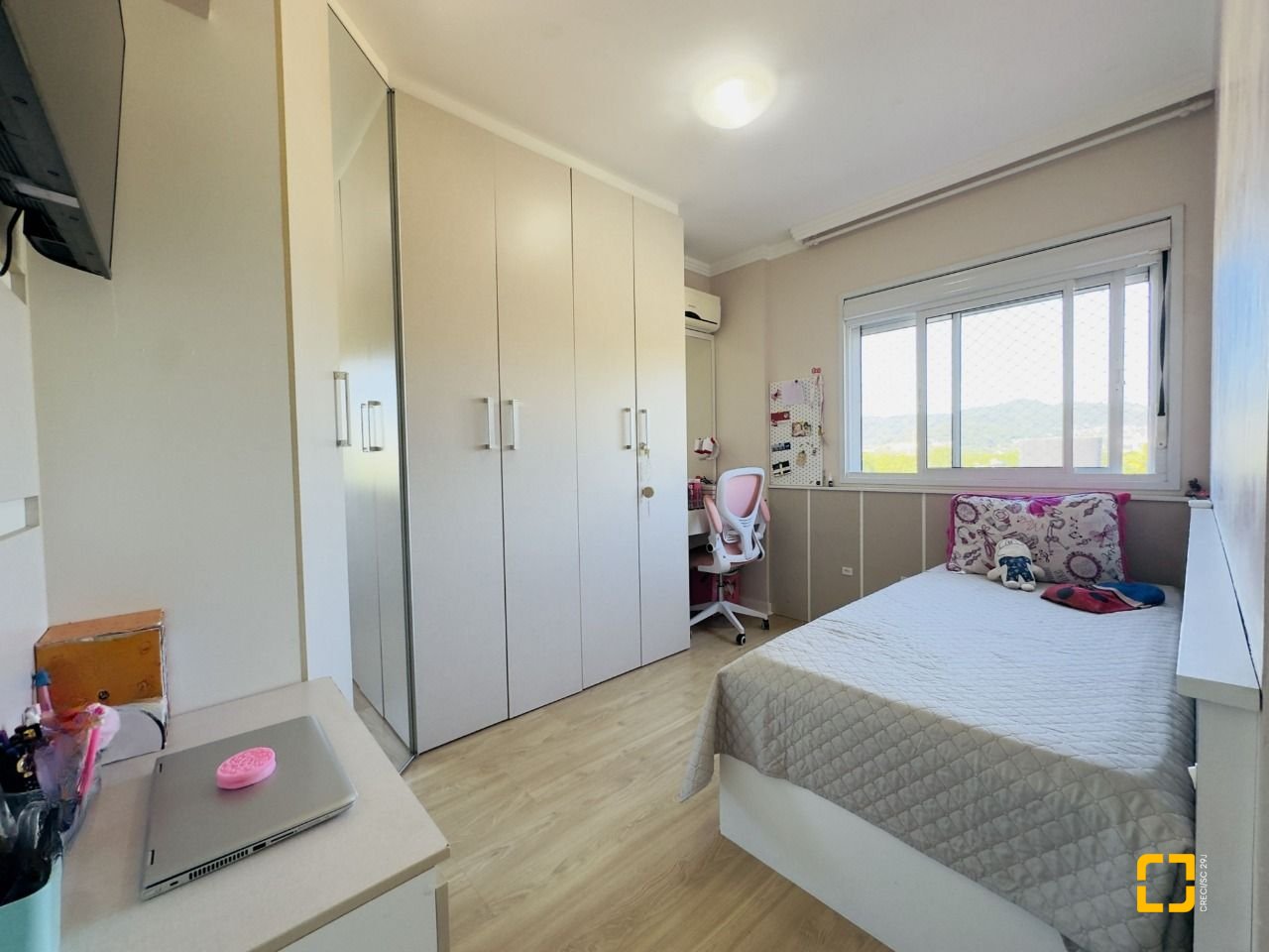 Apartamento com 89m², 4 quartos (sendo 1 suíte), 2 garagens, no bairro Itacorubi em Florianópolis