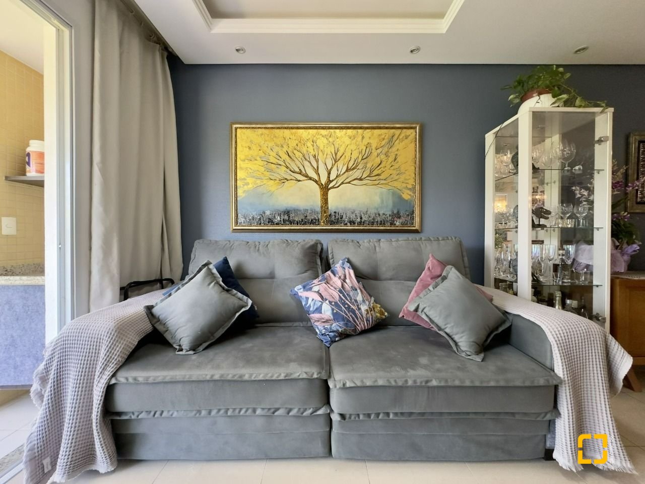 Apartamento com 89m², 4 quartos (sendo 1 suíte), 2 garagens, no bairro Itacorubi em Florianópolis