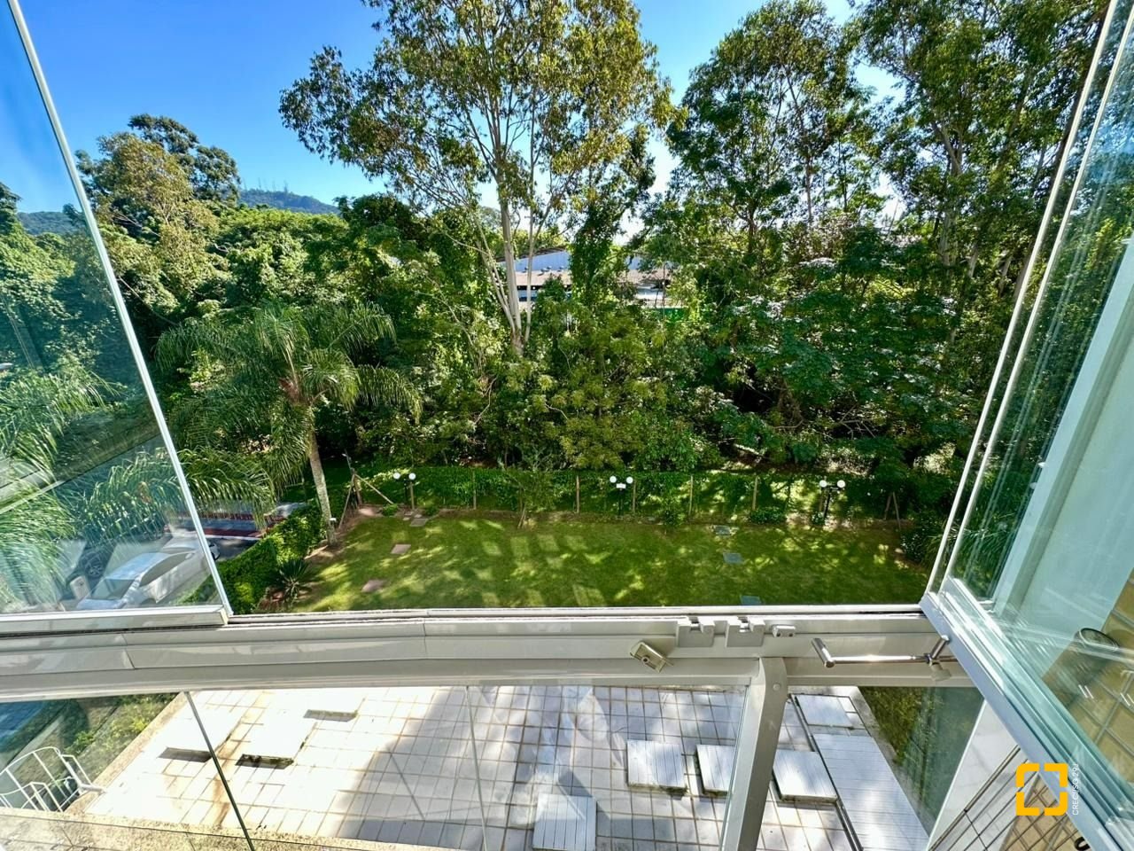 Apartamento com 89m², 4 quartos (sendo 1 suíte), 2 garagens, no bairro Itacorubi em Florianópolis