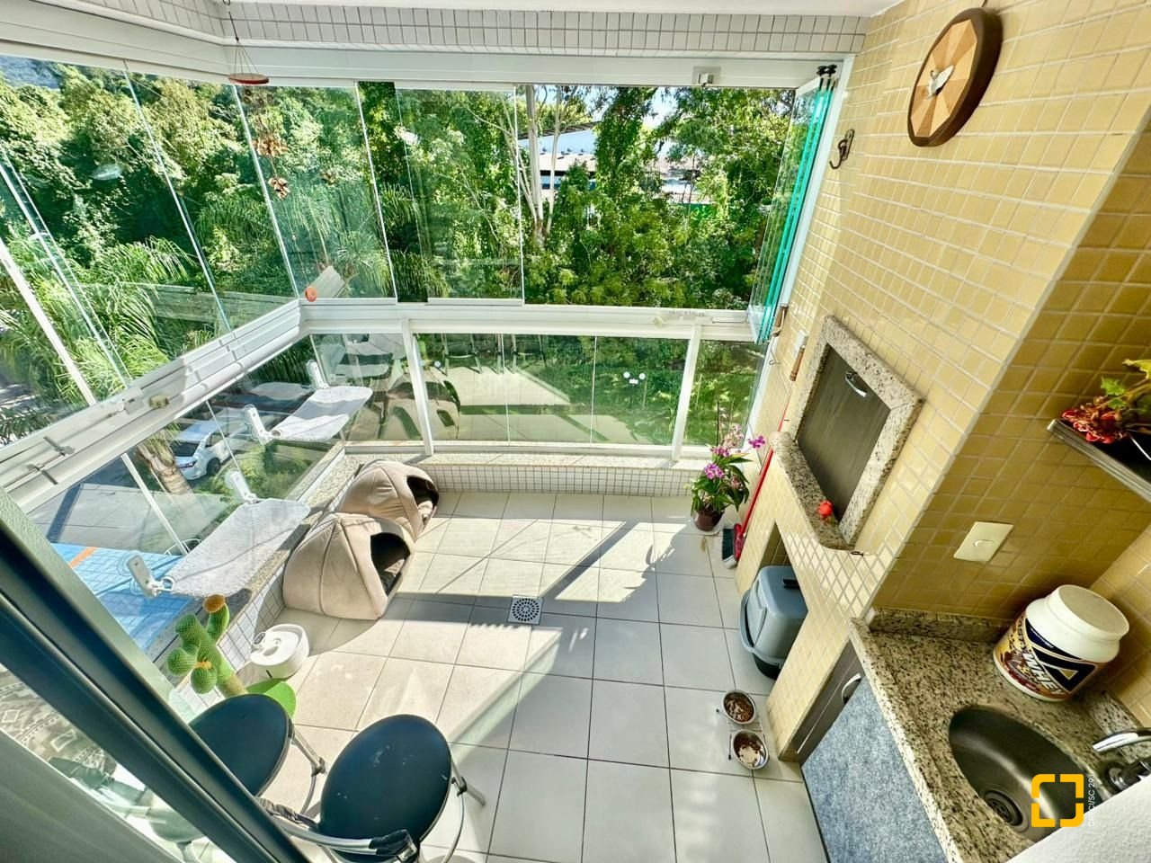 Apartamento com 89m², 4 quartos (sendo 1 suíte), 2 garagens, no bairro Itacorubi em Florianópolis