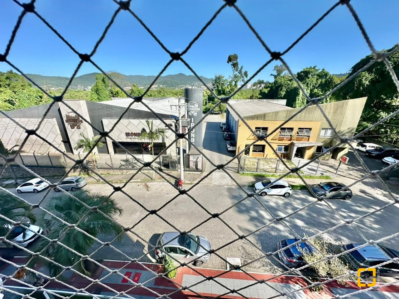 Apartamento com 89m², 4 quartos (sendo 1 suíte), 2 garagens, no bairro Itacorubi em Florianópolis