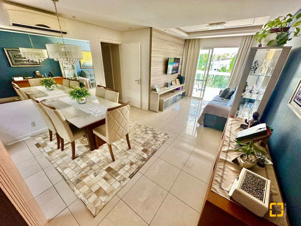 Apartamento com 89m², 4 quartos (sendo 1 suíte), 2 garagens, no bairro Itacorubi em Florianópolis