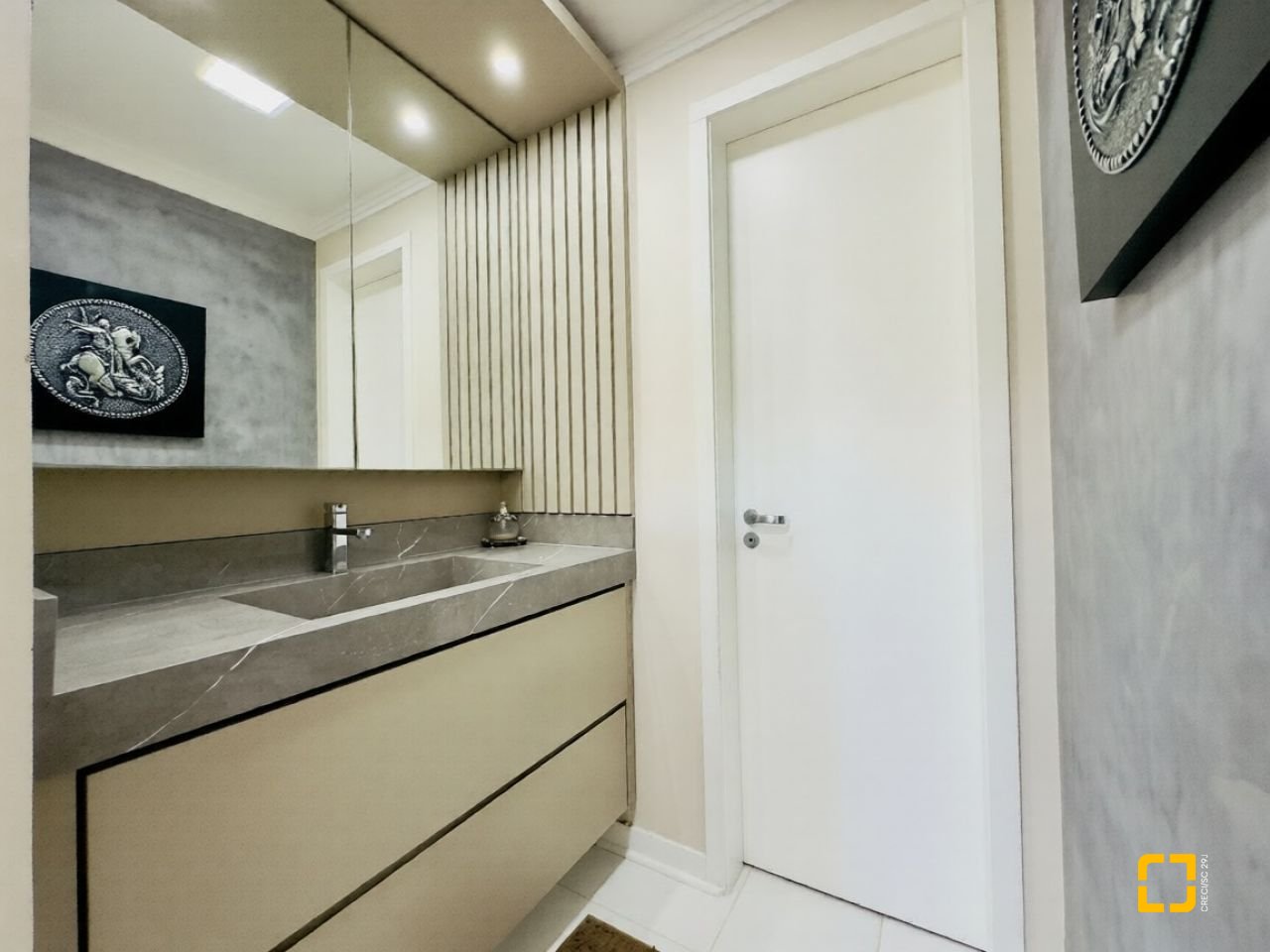 Apartamento com 89m², 4 quartos (sendo 1 suíte), 2 garagens, no bairro Itacorubi em Florianópolis