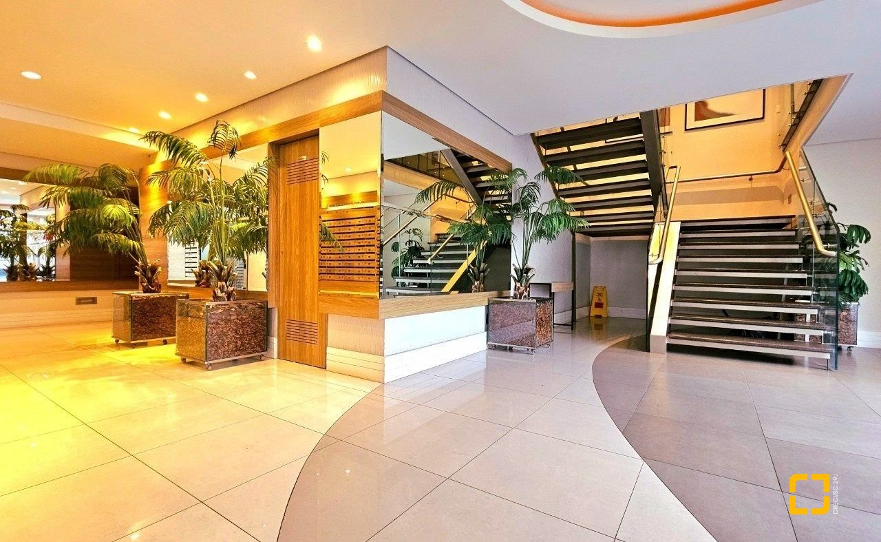Apartamento com 89m², 4 quartos (sendo 1 suíte), 2 garagens, no bairro Itacorubi em Florianópolis