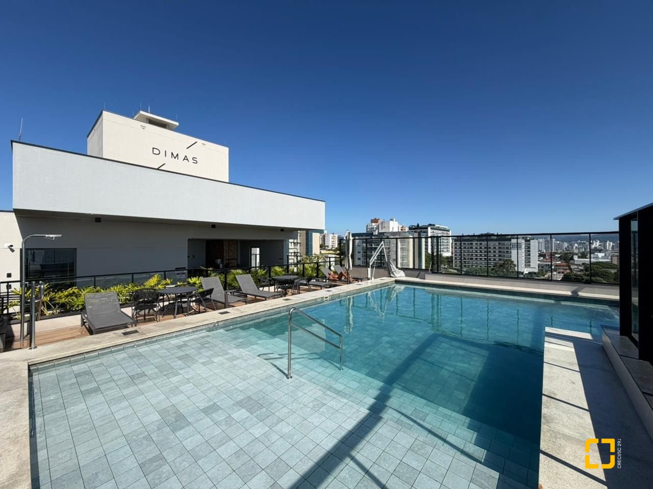 Studio com 35m², 1 quarto, 1 garagem, no bairro Estreito em Florianópolis