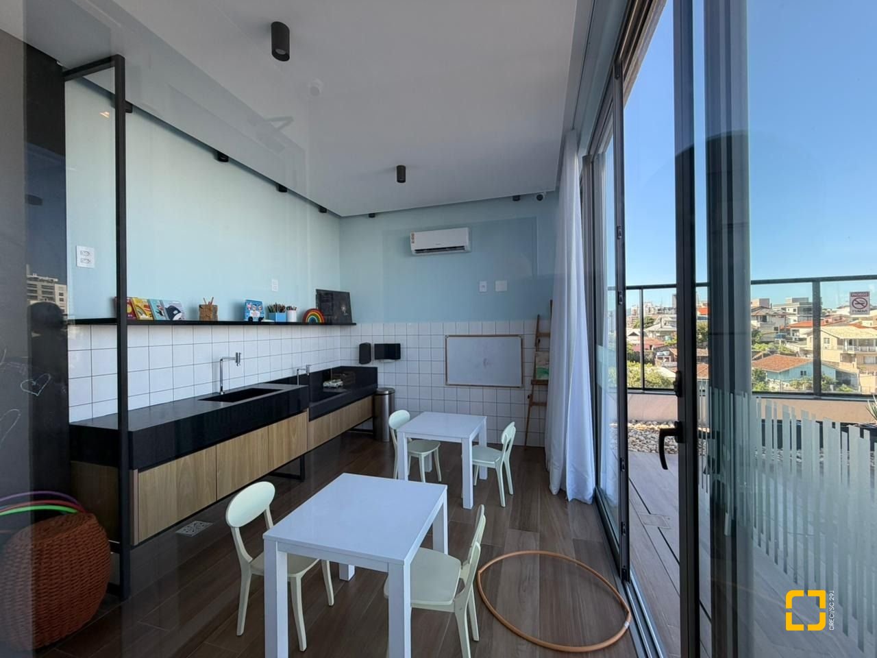 Studio com 35m², 1 quarto, 1 garagem, no bairro Estreito em Florianópolis