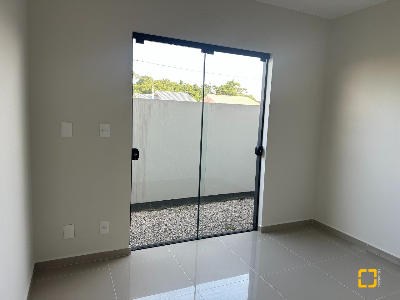 Casa com 50m², 2 quartos, 2 garagens, no bairro Forquilhas em São José