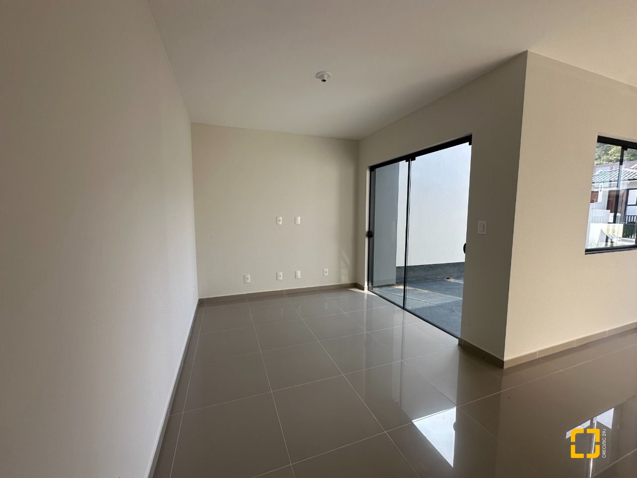 Casa com 50m², 2 quartos, 2 garagens, no bairro Forquilhas em São José