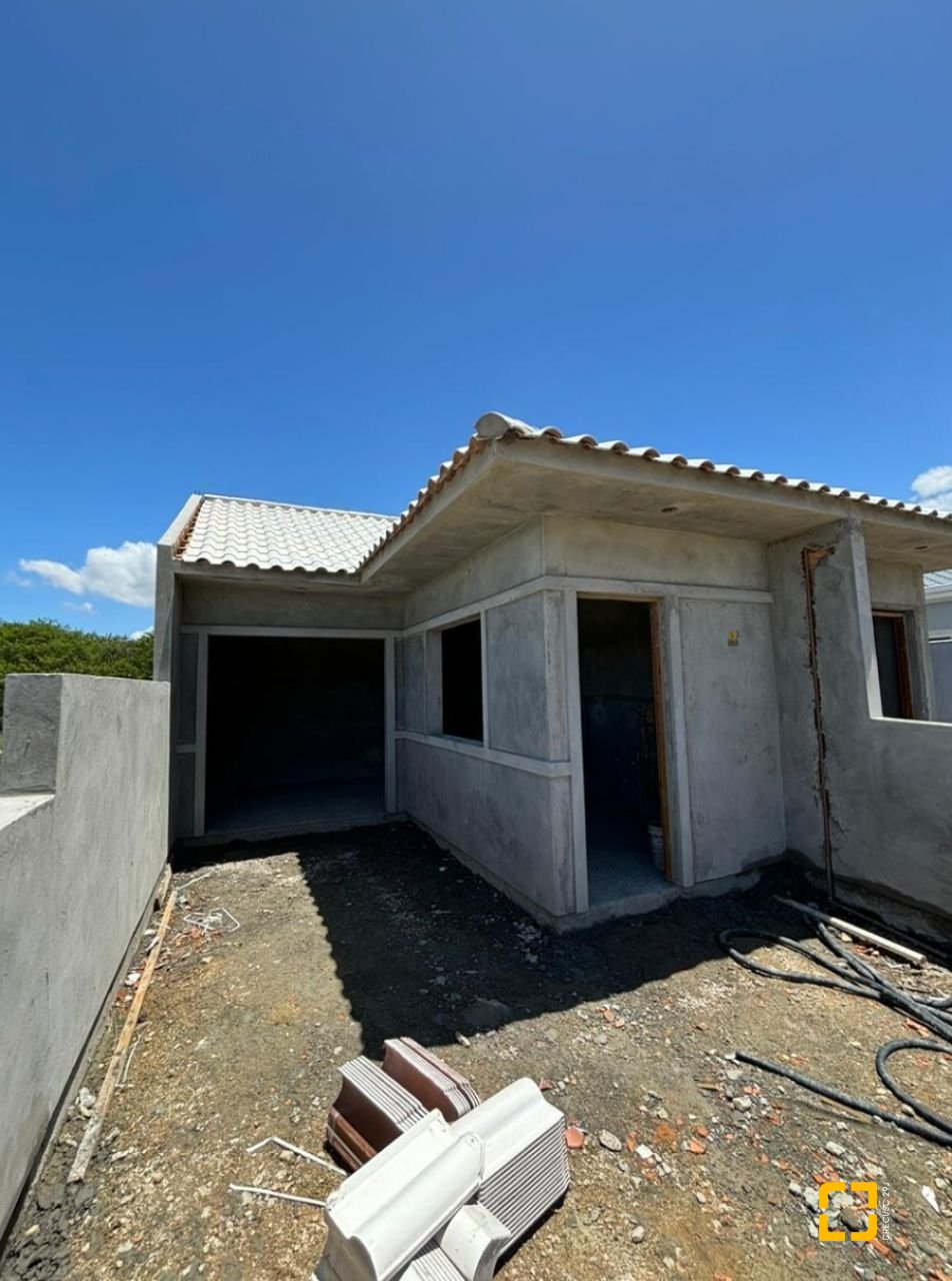Casa com 50m², 2 quartos, 2 garagens, no bairro Forquilhas em São José