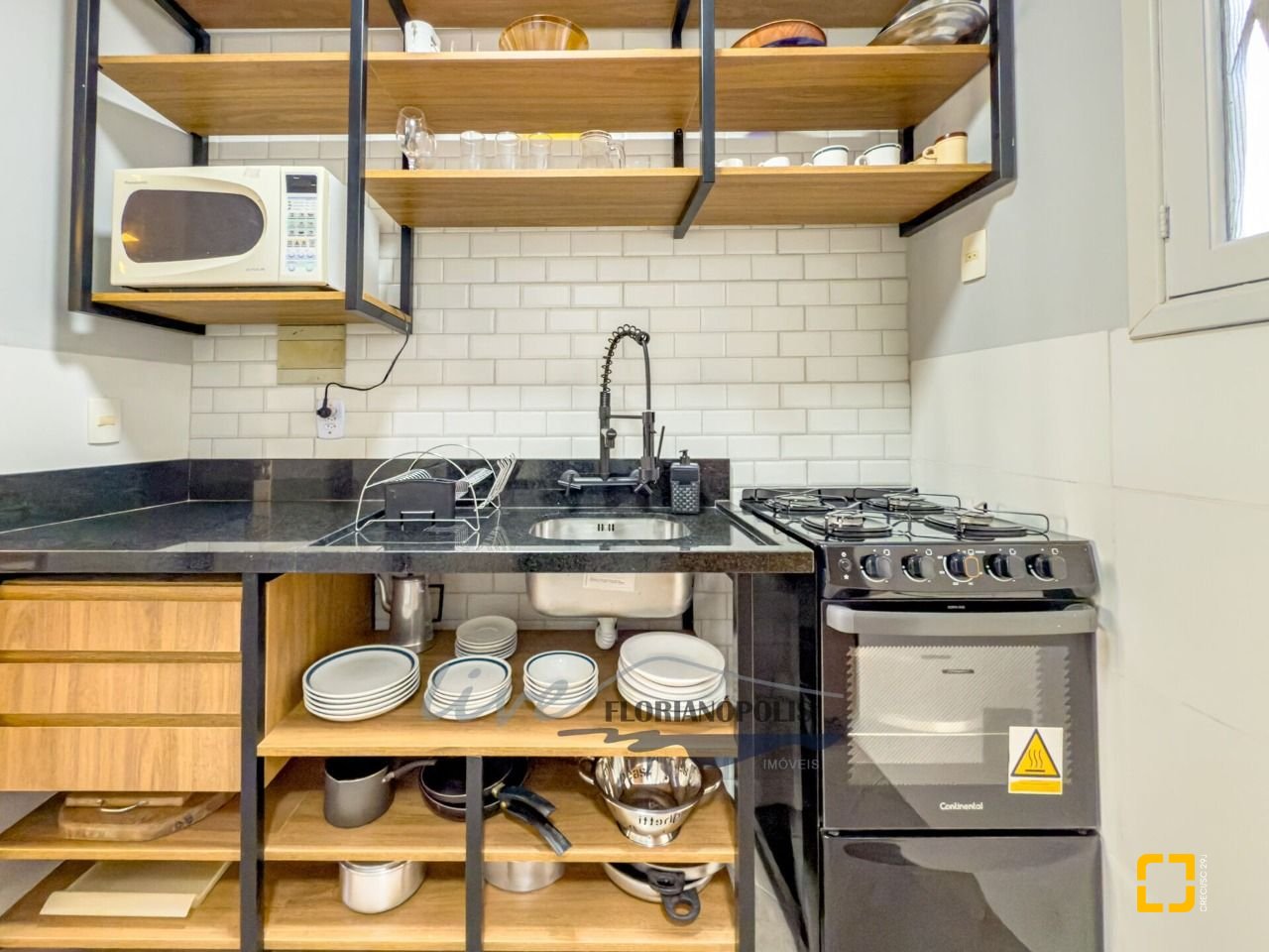 Apartamento com 68m², 2 quartos, no bairro Cachoeira do Bom Jesus em Florianópolis