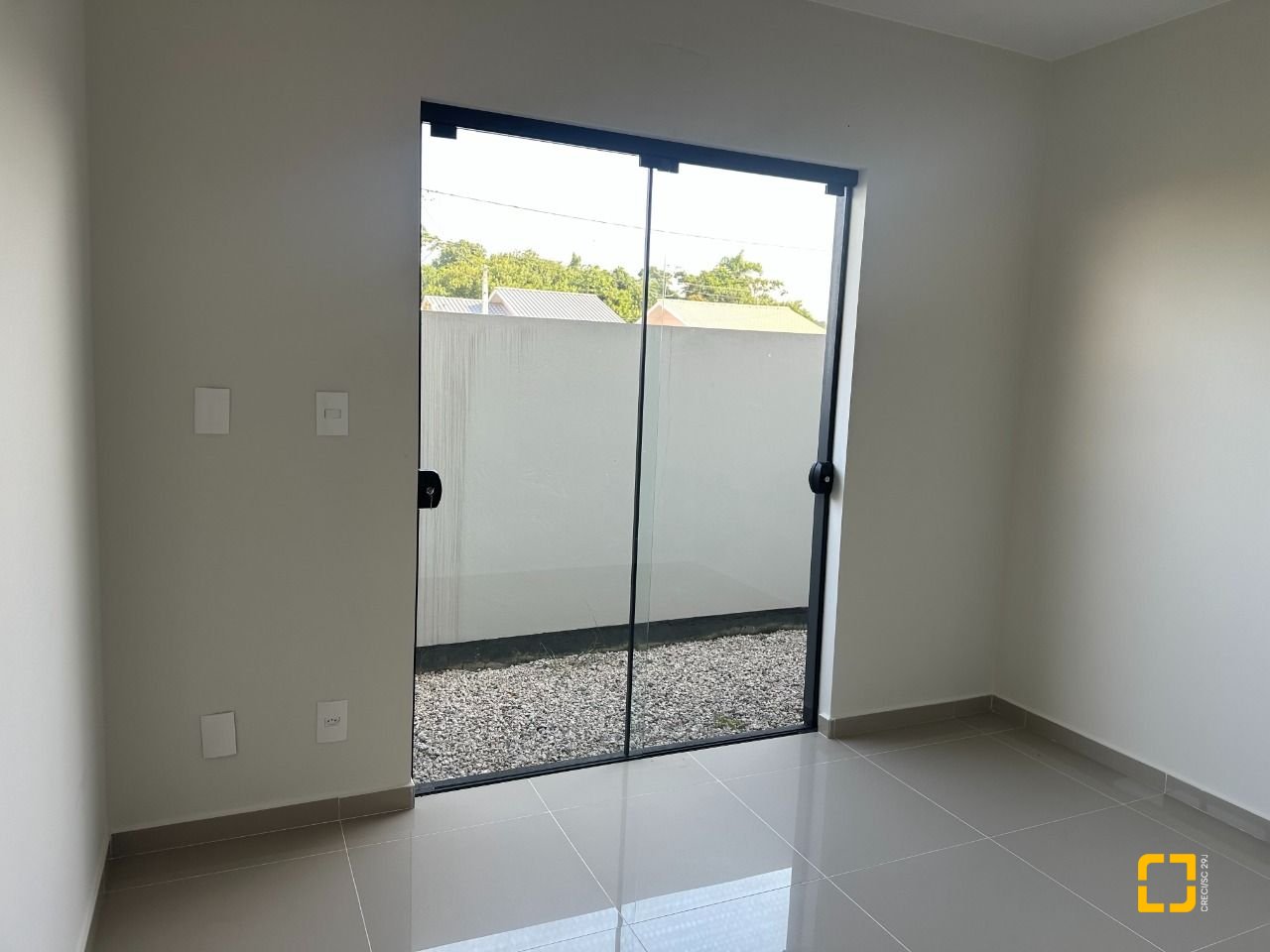 Casa com 50m², 2 quartos, 2 garagens, no bairro Forquilhas em São José
