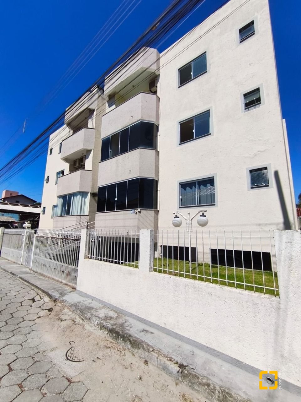 Apartamento com 58m², 3 quartos (sendo 1 suíte), 1 garagem, no bairro Ingleses em Florianópolis
