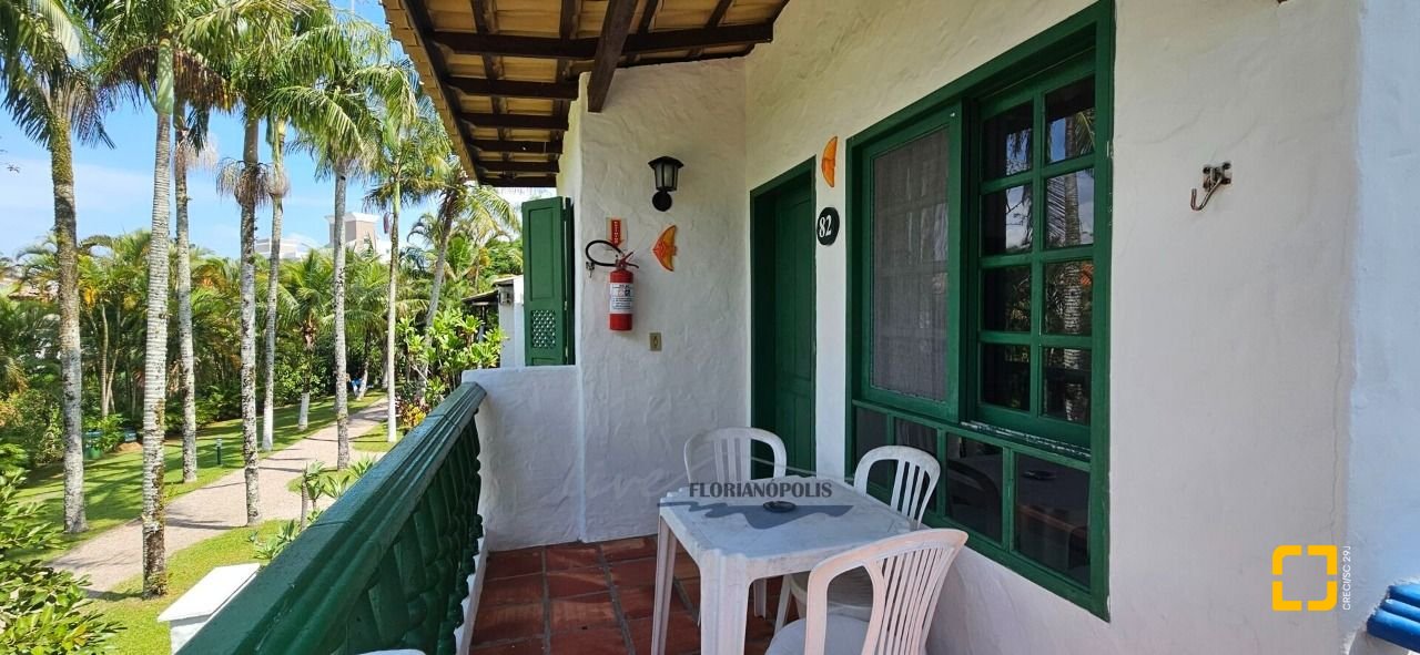 Apartamento com 61m², 2 quartos, 15 garagens, no bairro Cachoeira do Bom Jesus em Florianópolis