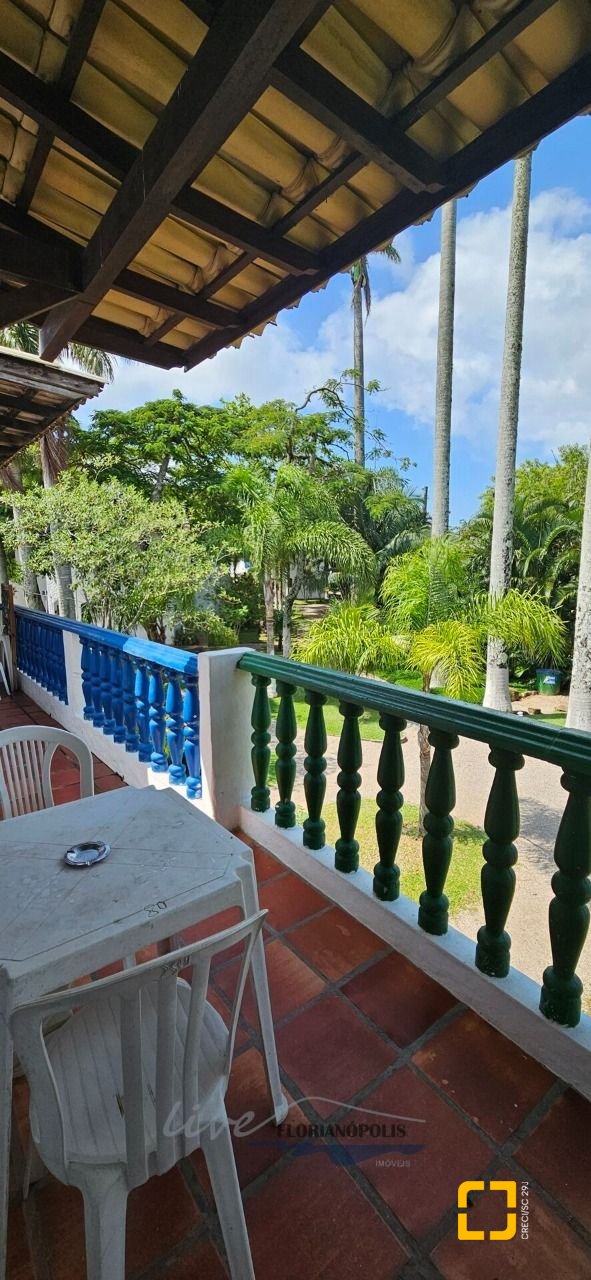 Apartamento com 61m², 2 quartos, 15 garagens, no bairro Cachoeira do Bom Jesus em Florianópolis