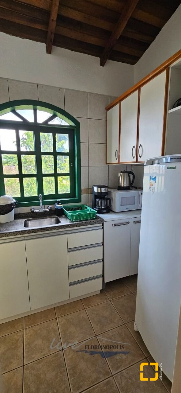 Apartamento com 61m², 2 quartos, 15 garagens, no bairro Cachoeira do Bom Jesus em Florianópolis