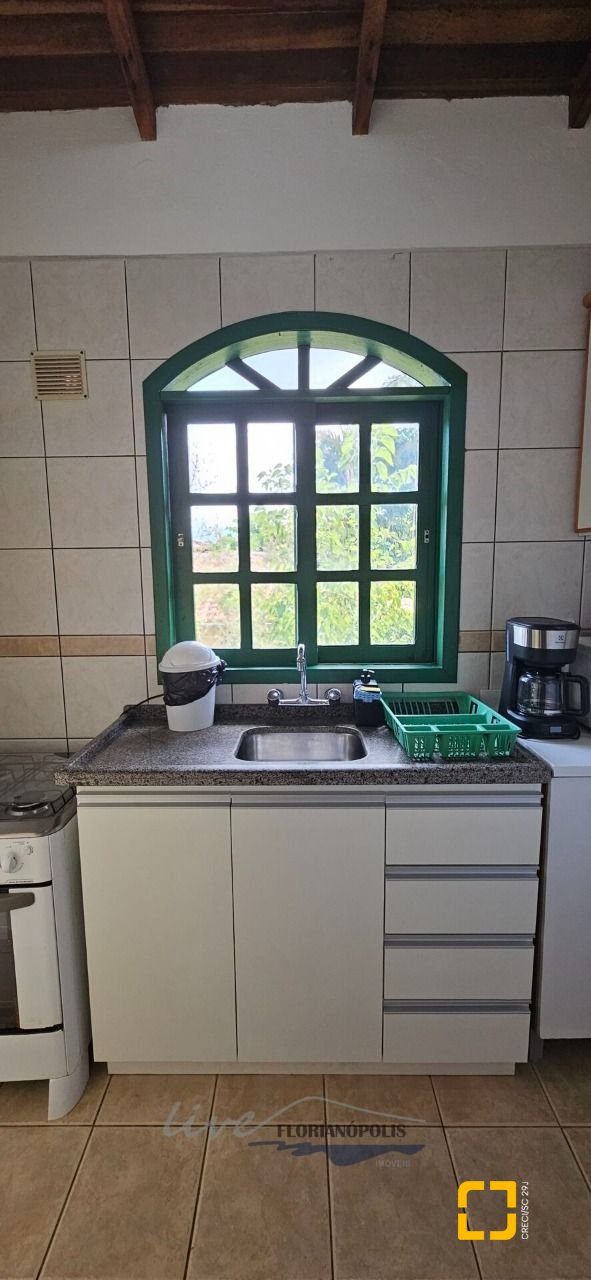 Apartamento com 61m², 2 quartos, 15 garagens, no bairro Cachoeira do Bom Jesus em Florianópolis