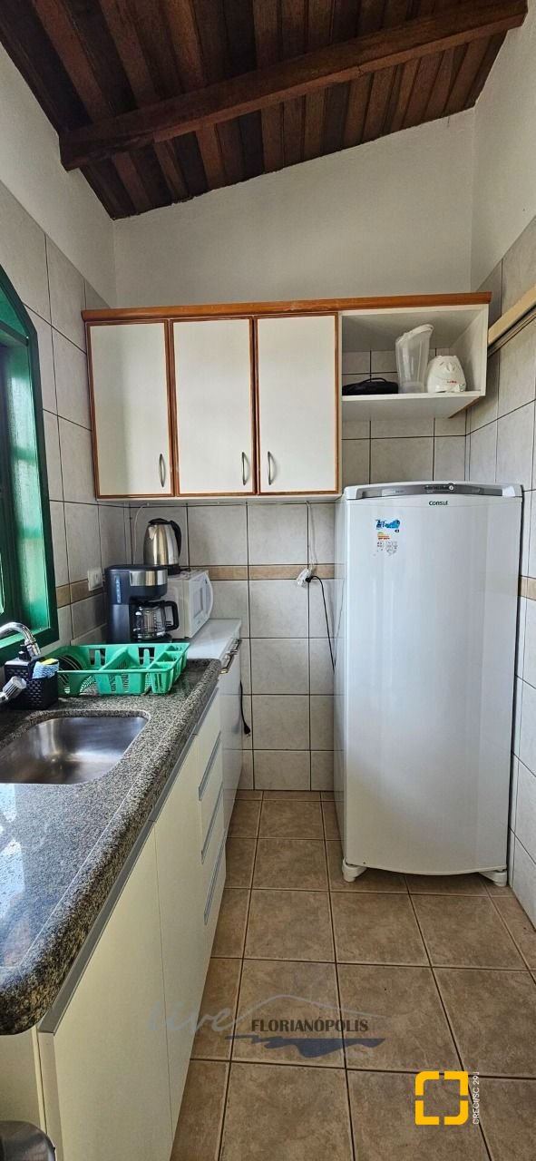 Apartamento com 61m², 2 quartos, 15 garagens, no bairro Cachoeira do Bom Jesus em Florianópolis