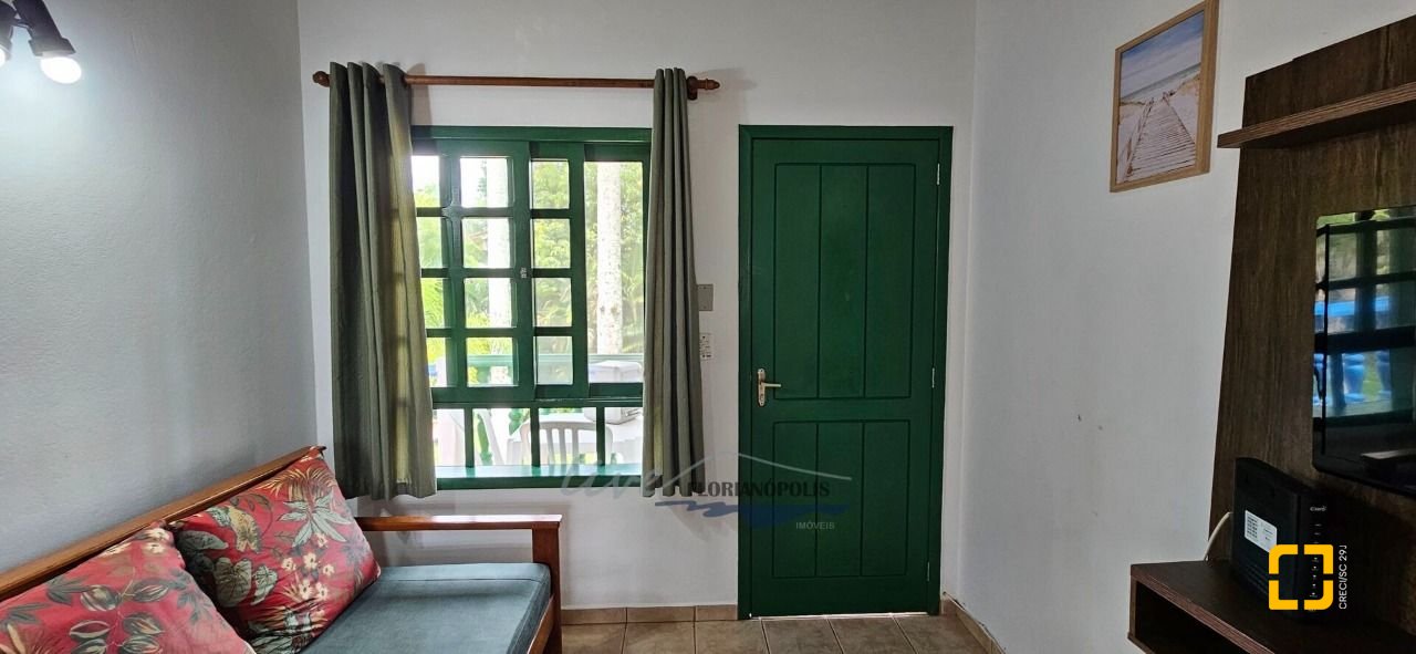 Apartamento com 61m², 2 quartos, 15 garagens, no bairro Cachoeira do Bom Jesus em Florianópolis