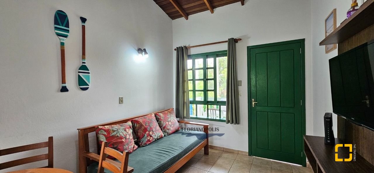 Apartamento com 61m², 2 quartos, 15 garagens, no bairro Cachoeira do Bom Jesus em Florianópolis
