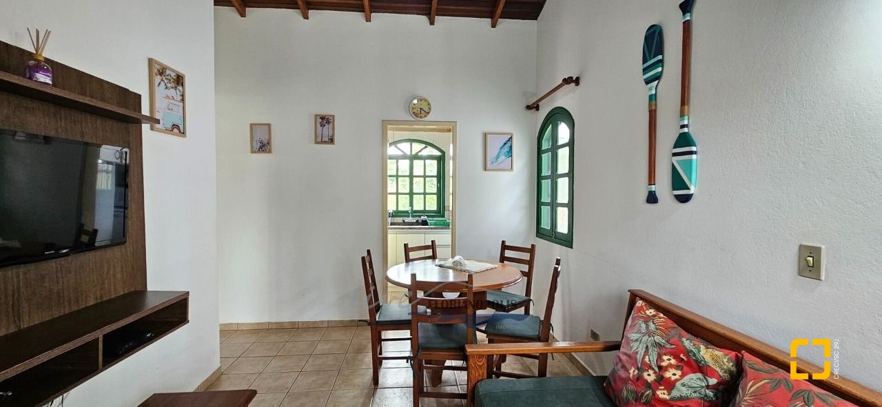 Apartamento com 61m², 2 quartos, 15 garagens, no bairro Cachoeira do Bom Jesus em Florianópolis