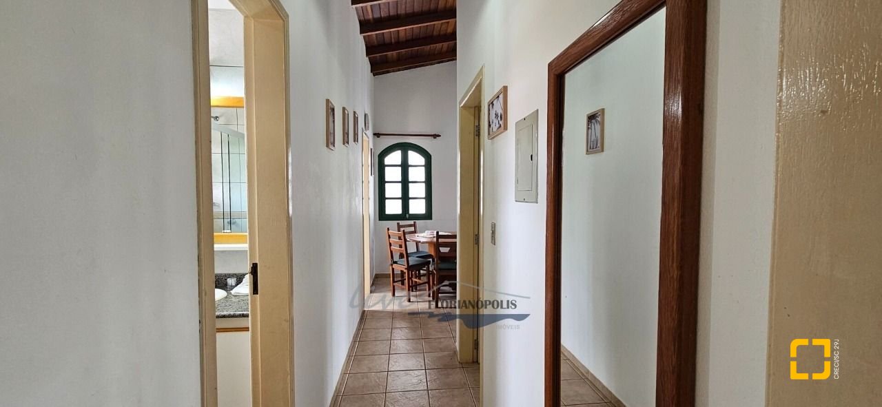 Apartamento com 61m², 2 quartos, 15 garagens, no bairro Cachoeira do Bom Jesus em Florianópolis