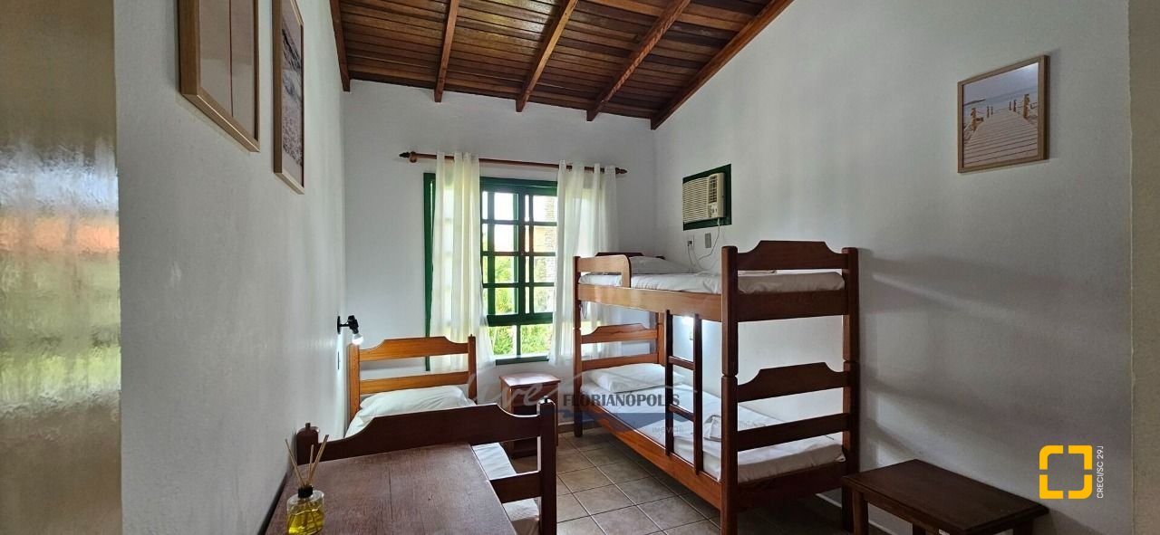 Apartamento com 61m², 2 quartos, 15 garagens, no bairro Cachoeira do Bom Jesus em Florianópolis