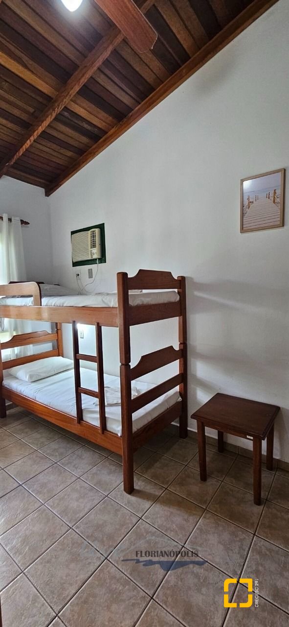 Apartamento com 61m², 2 quartos, 15 garagens, no bairro Cachoeira do Bom Jesus em Florianópolis