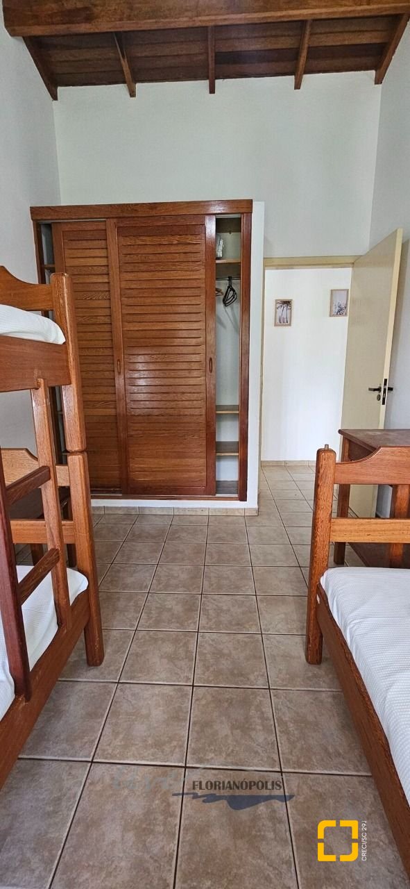 Apartamento com 61m², 2 quartos, 15 garagens, no bairro Cachoeira do Bom Jesus em Florianópolis
