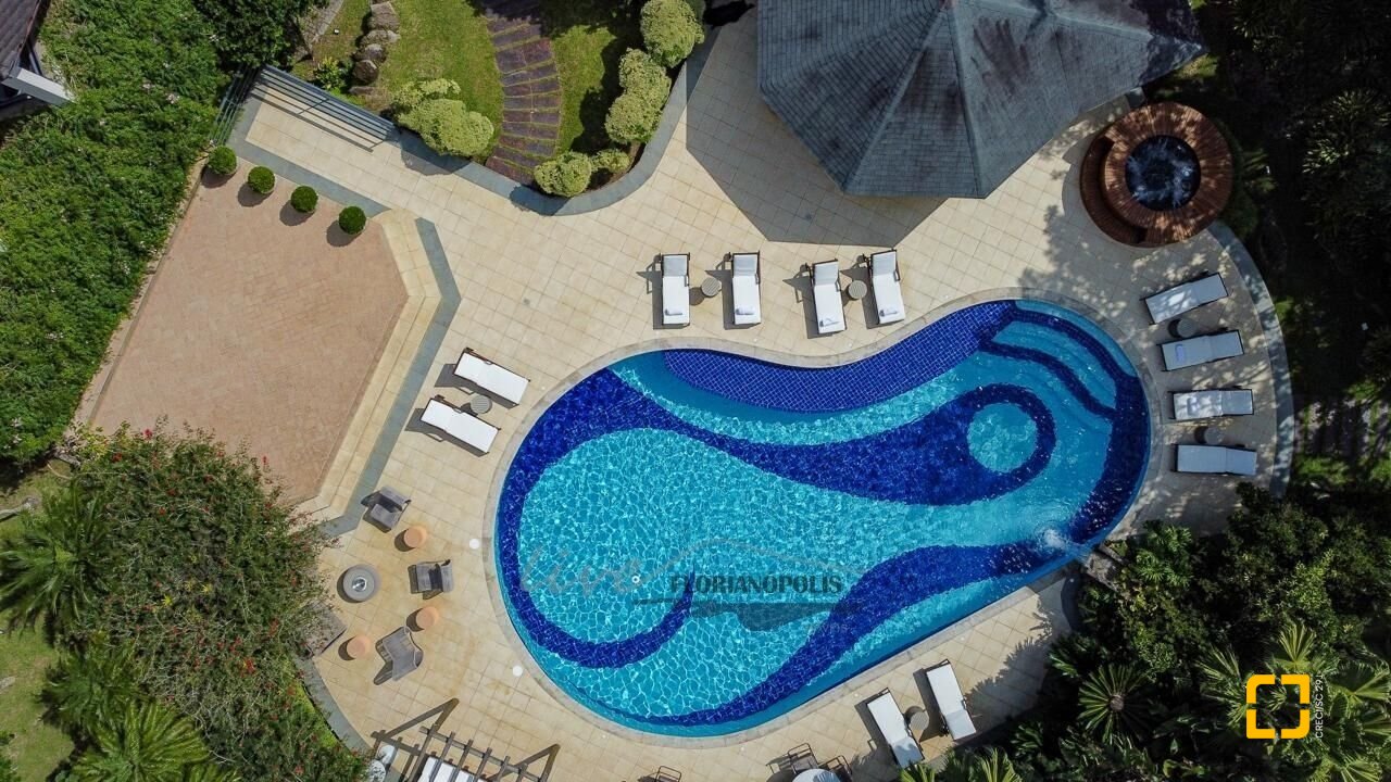 Casa com 1000m², 6 quartos (sendo 6 suítes), no bairro Ratones em Florianópolis