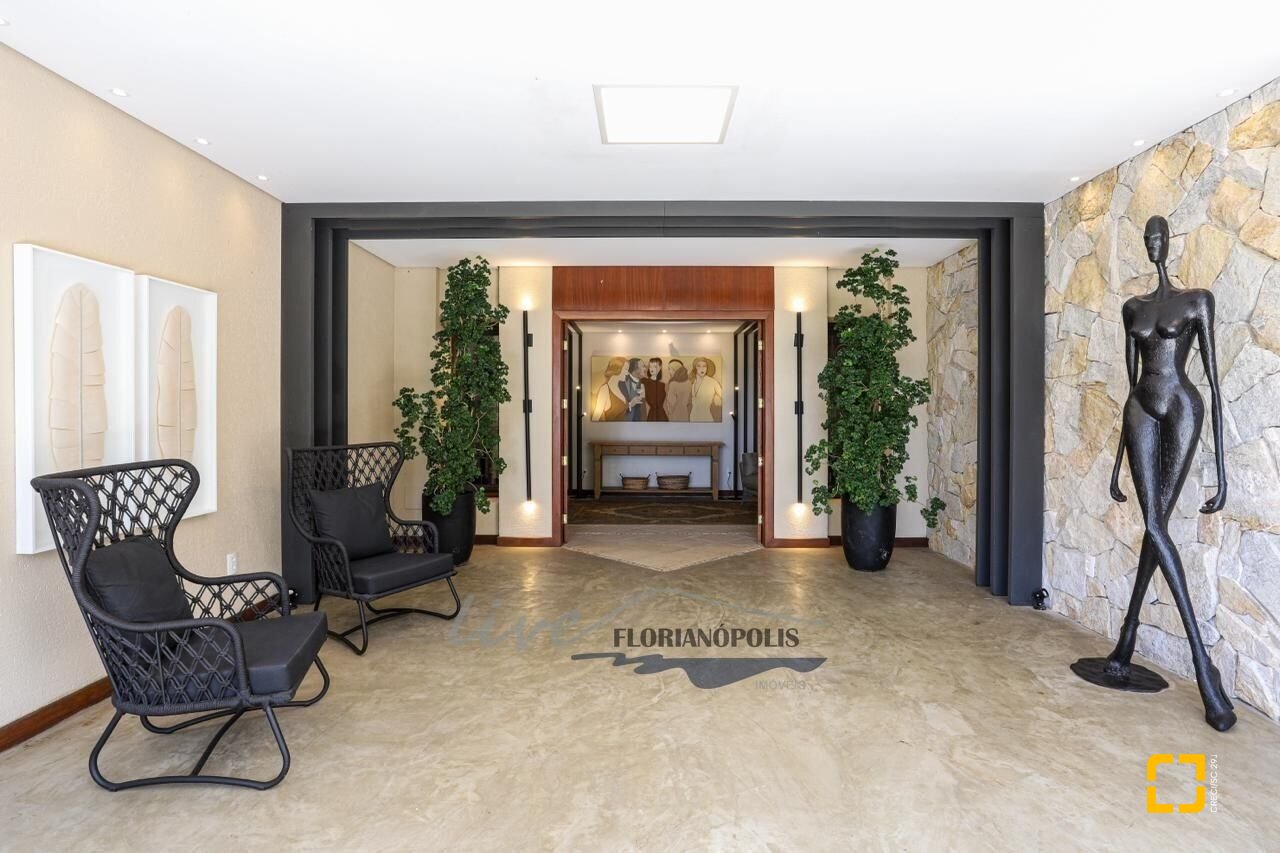 Casa com 1000m², 6 quartos (sendo 6 suítes), no bairro Ratones em Florianópolis