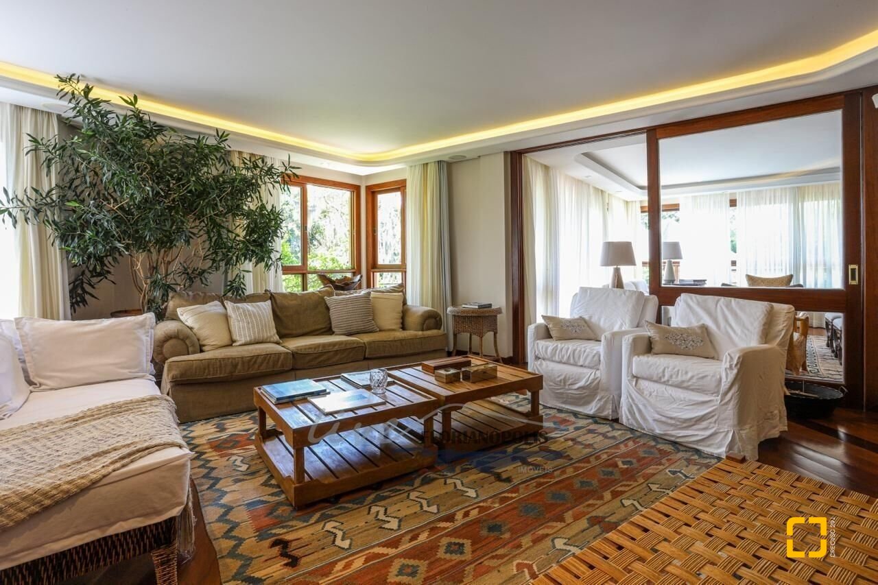 Casa com 1000m², 6 quartos (sendo 6 suítes), no bairro Ratones em Florianópolis