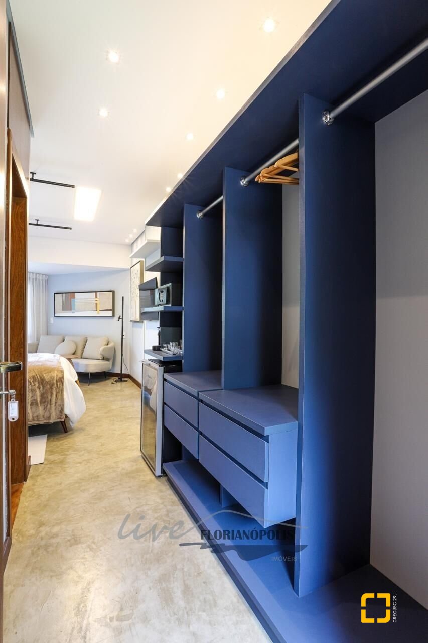 Casa com 1000m², 6 quartos (sendo 6 suítes), no bairro Ratones em Florianópolis