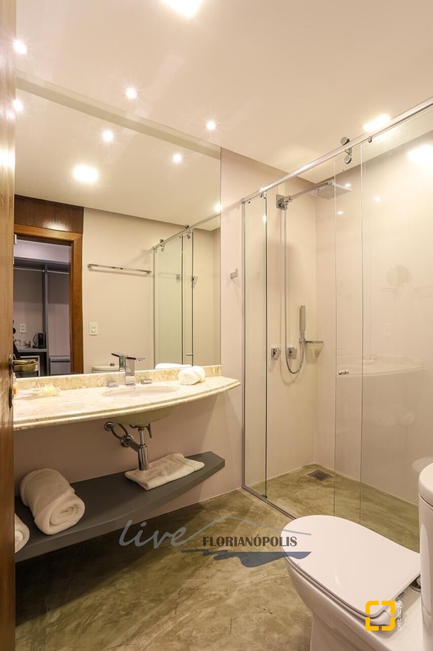 Casa com 1000m², 6 quartos (sendo 6 suítes), no bairro Ratones em Florianópolis