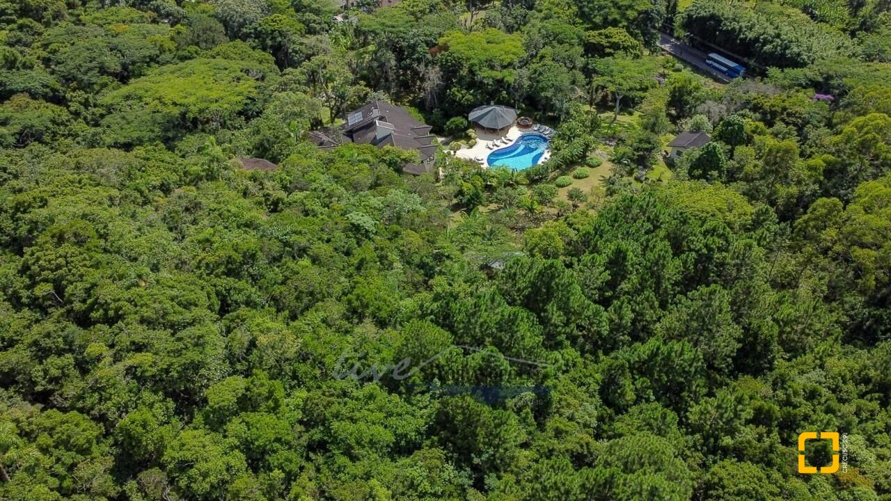 Casa com 1000m², 6 quartos (sendo 6 suítes), no bairro Ratones em Florianópolis