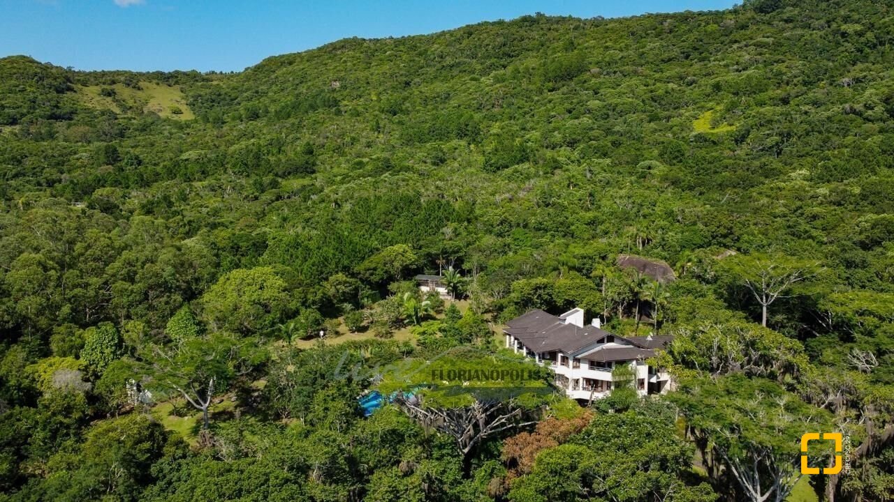 Casa com 1000m², 6 quartos (sendo 6 suítes), no bairro Ratones em Florianópolis