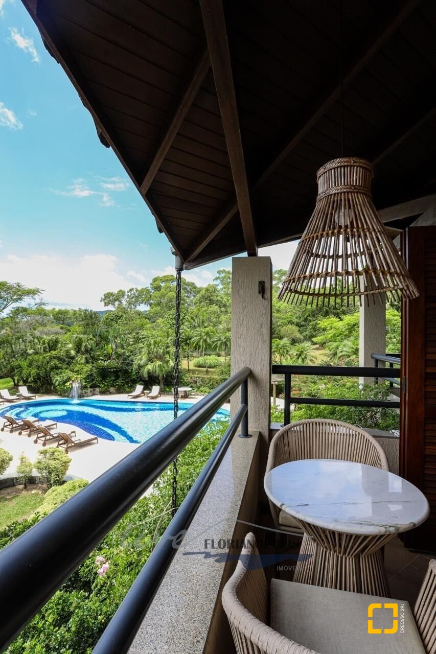 Casa com 1000m², 6 quartos (sendo 6 suítes), no bairro Ratones em Florianópolis
