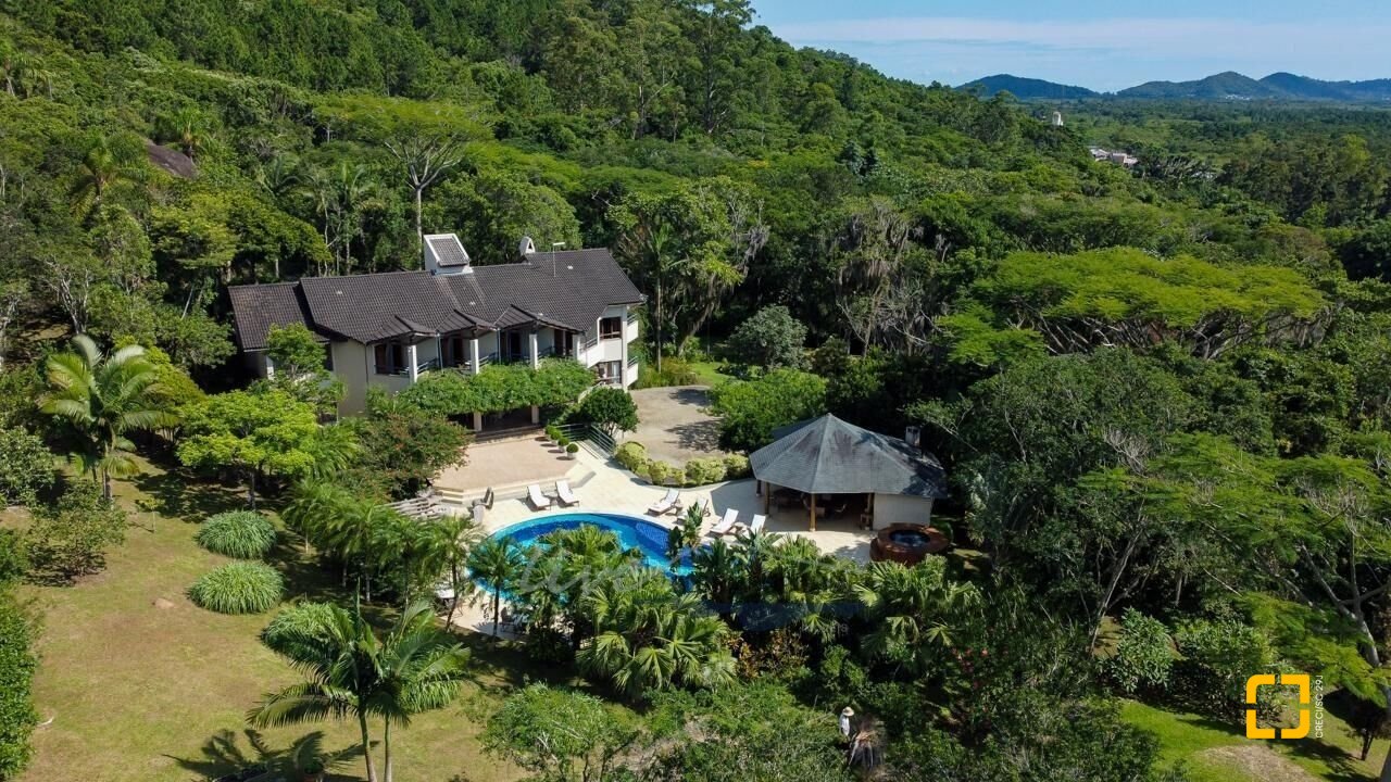 Casa com 1000m², 6 quartos (sendo 6 suítes), no bairro Ratones em Florianópolis