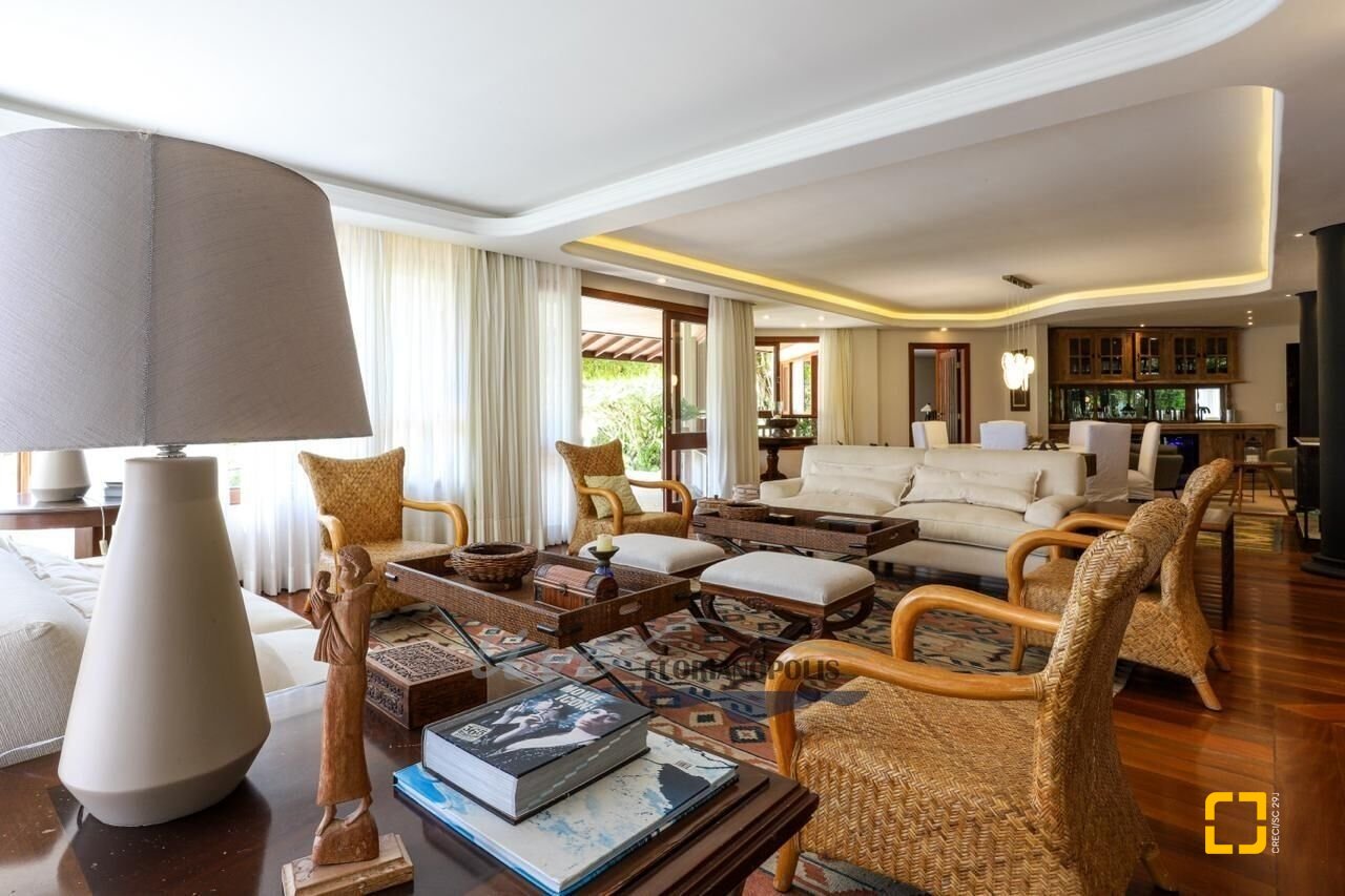 Casa com 1000m², 6 quartos (sendo 6 suítes), no bairro Ratones em Florianópolis
