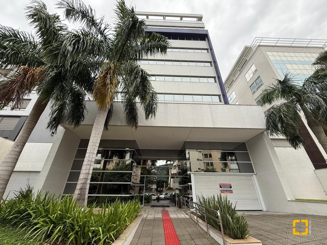 Sala com 26m², 1 garagem, no bairro Itacorubi em Florianópolis