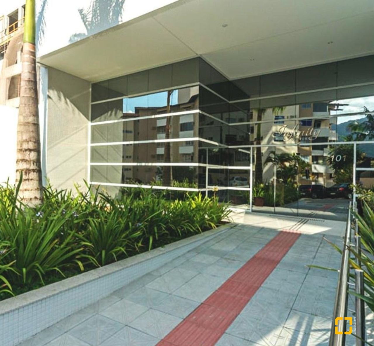 Sala com 26m², 1 garagem, no bairro Itacorubi em Florianópolis