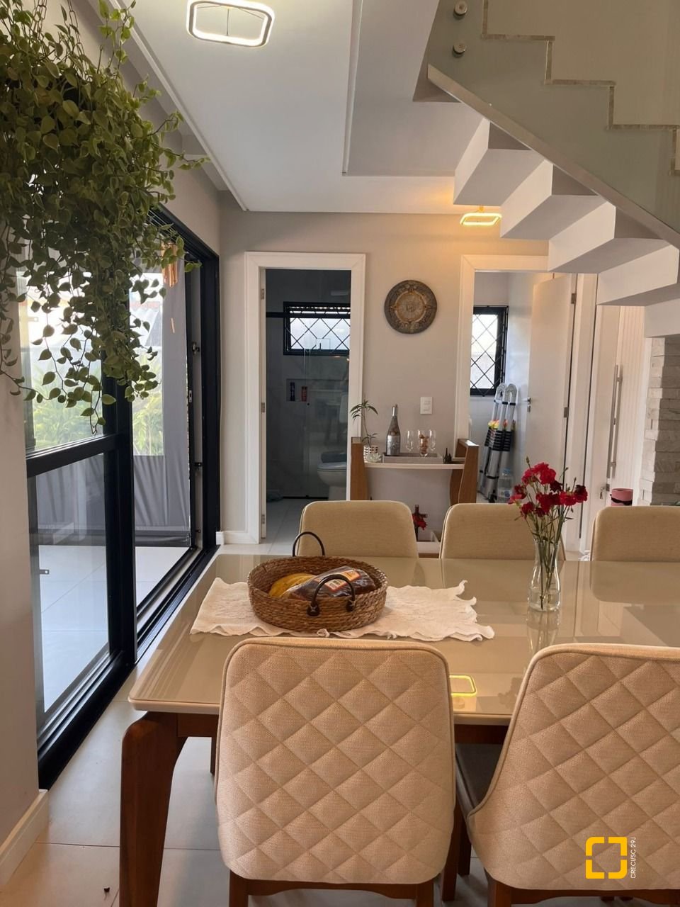 Casa com 153m², 3 quartos (sendo 1 suíte), 2 garagens, no bairro Pinheira em Palhoça