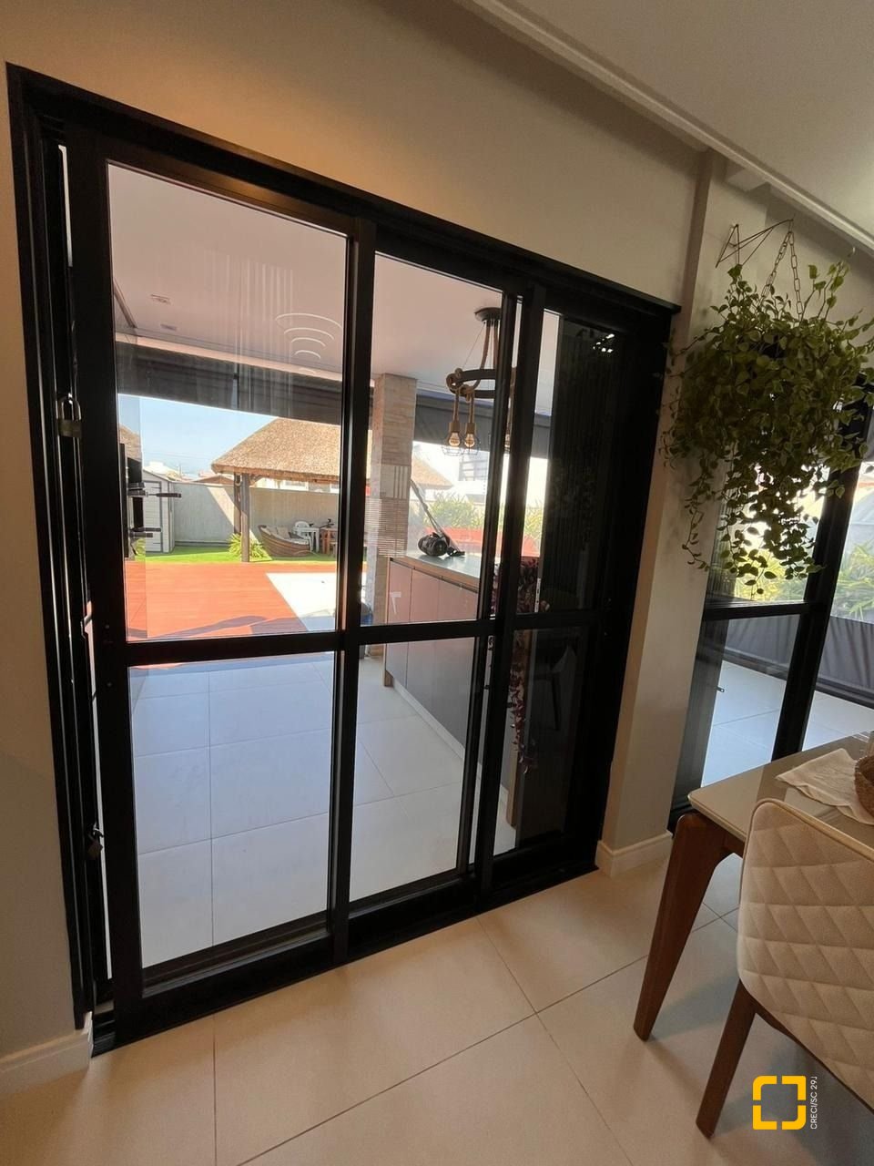 Casa com 153m², 3 quartos (sendo 1 suíte), 2 garagens, no bairro Pinheira em Palhoça