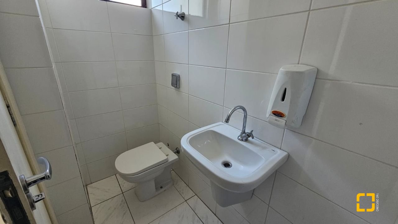 Sala com 34m², 1 garagem, no bairro Trindade em Florianópolis