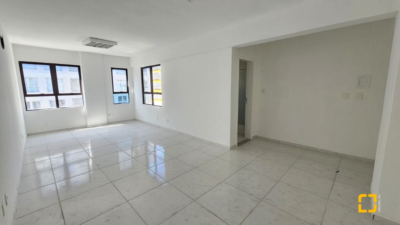 Sala com 34m², 1 garagem, no bairro Trindade em Florianópolis