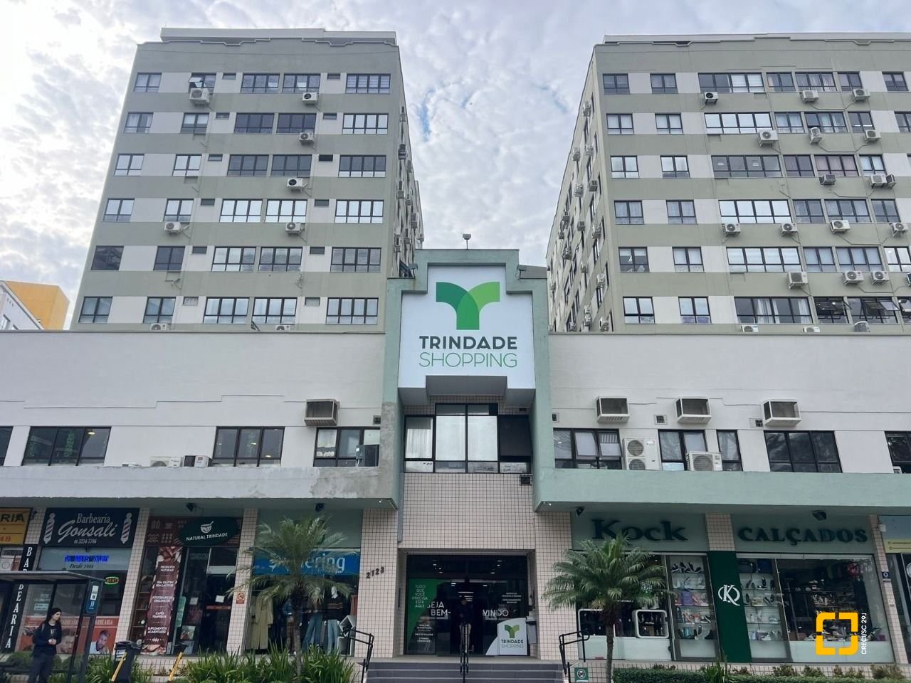 Sala com 26m², 1 garagem, no bairro Trindade em Florianópolis