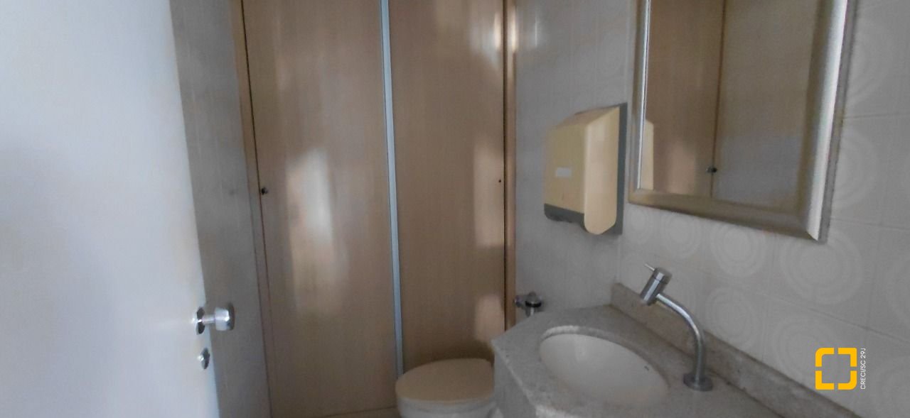Sala com 32m², 1 garagem, no bairro Centro em Florianópolis