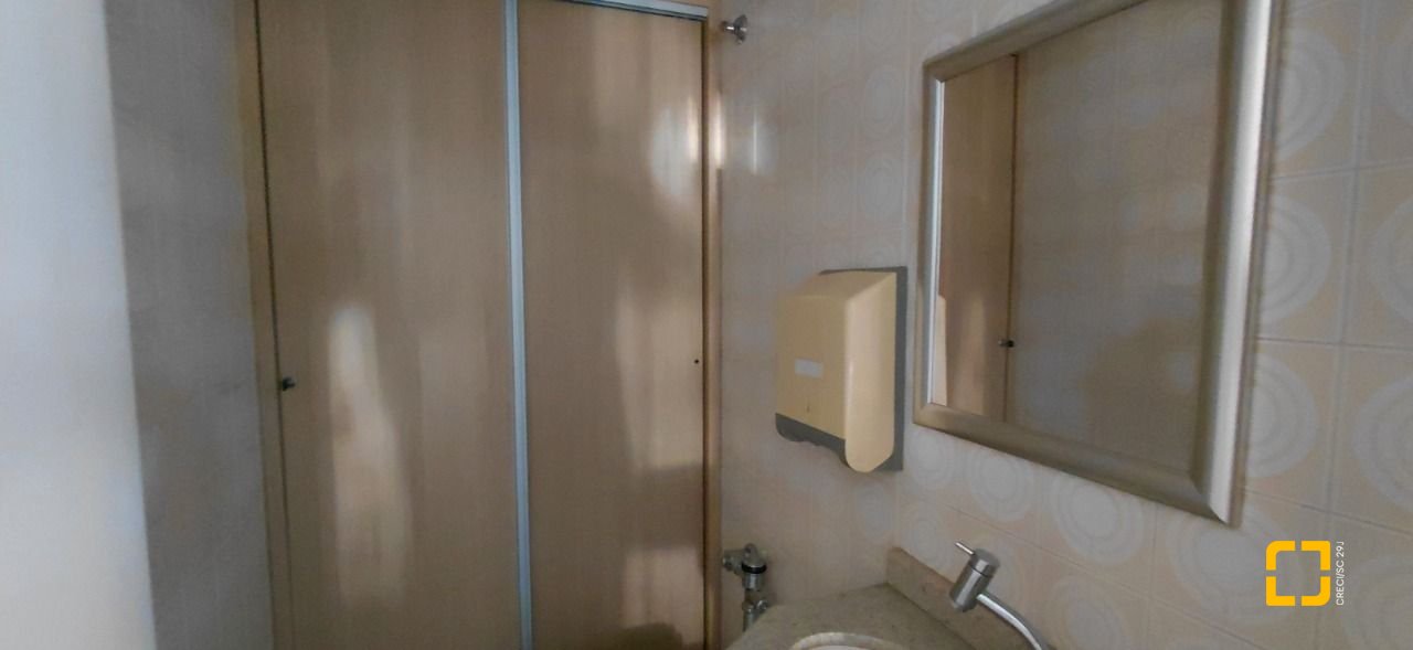 Sala com 32m², 1 garagem, no bairro Centro em Florianópolis