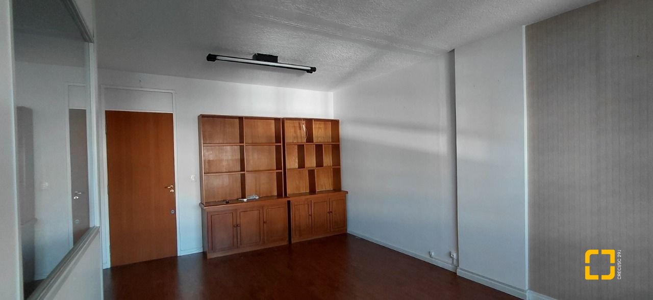 Sala com 32m², 1 garagem, no bairro Centro em Florianópolis