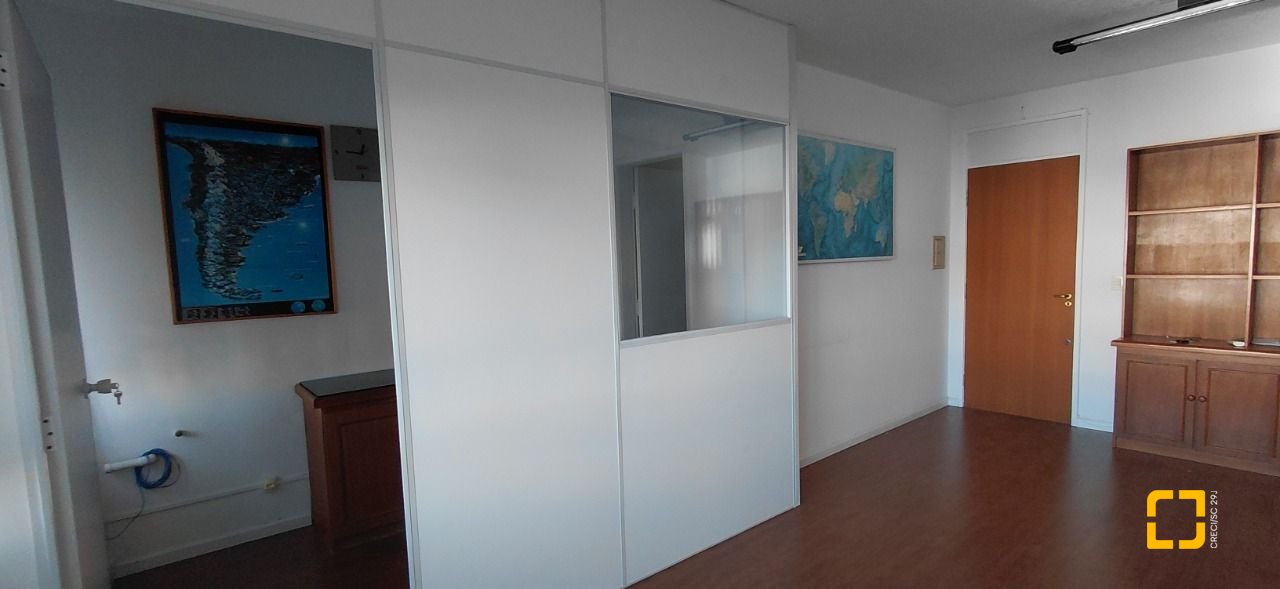 Sala com 32m², 1 garagem, no bairro Centro em Florianópolis